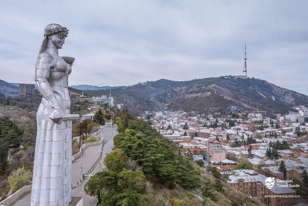 تمثال ام الجورجيين